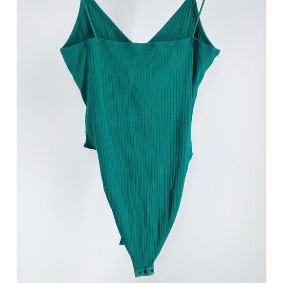 Women's Ribbed Strappy Green V-neckline Bodysuit Size Medium - Picture 4 of 4